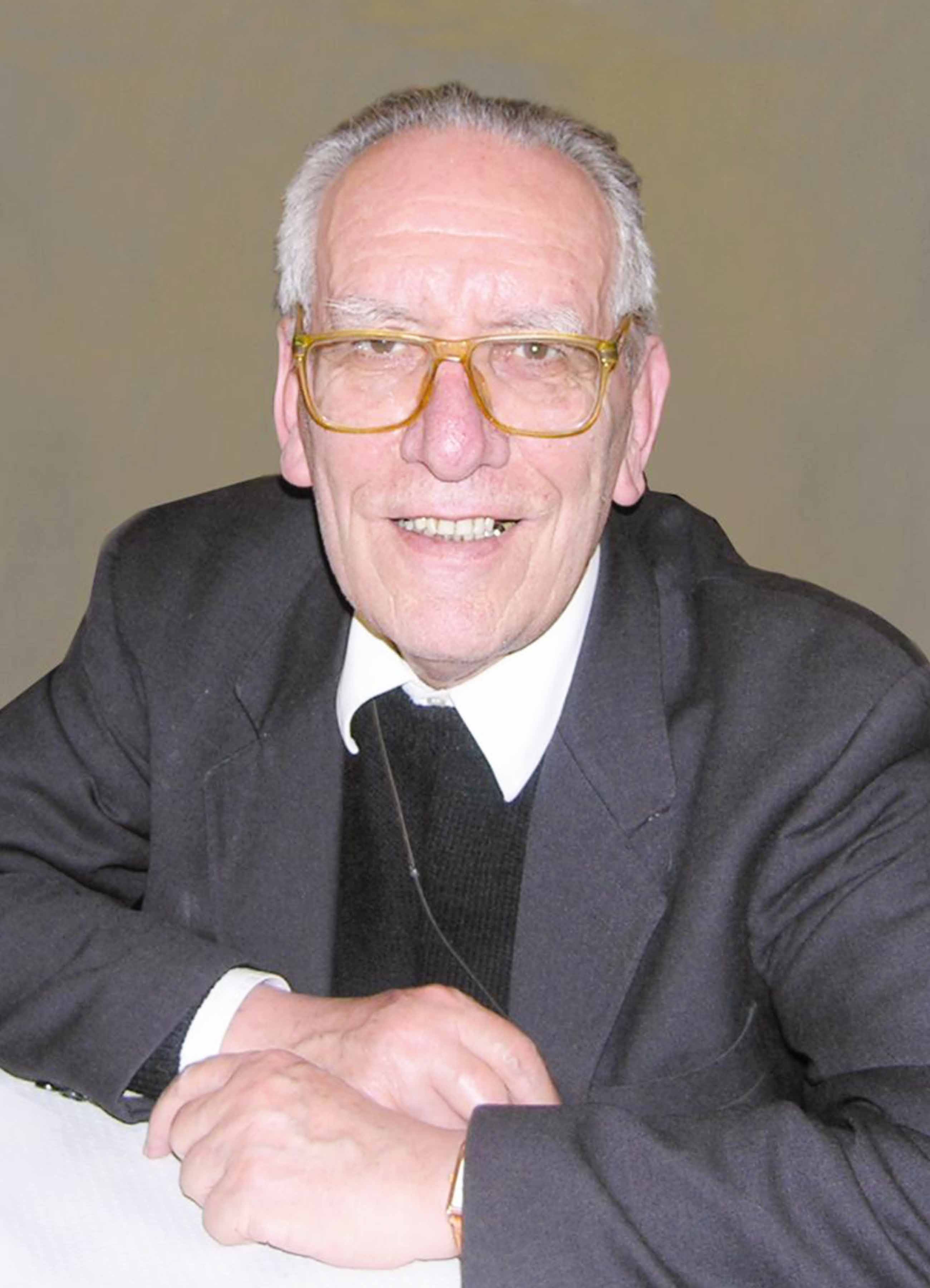 Agenzia funebre Gatti - Necrologi - Don Ennio Raimondi